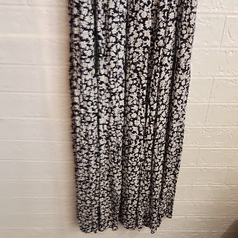 Easel Floral Maxi Dress - Picture 5 of 7